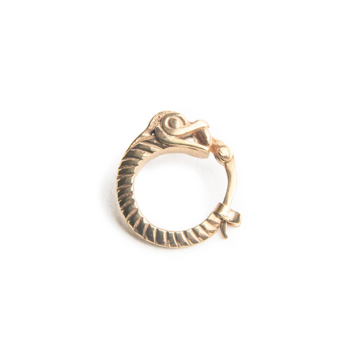 Orecchino Uroboro bronzo