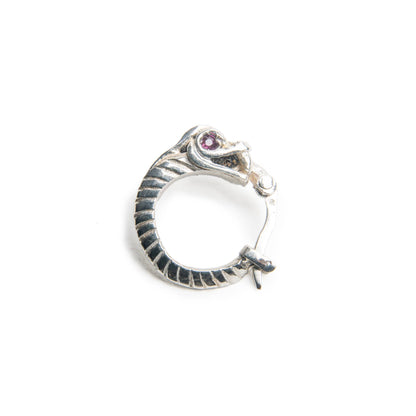 Orecchino Uroboro argento zircone rosso