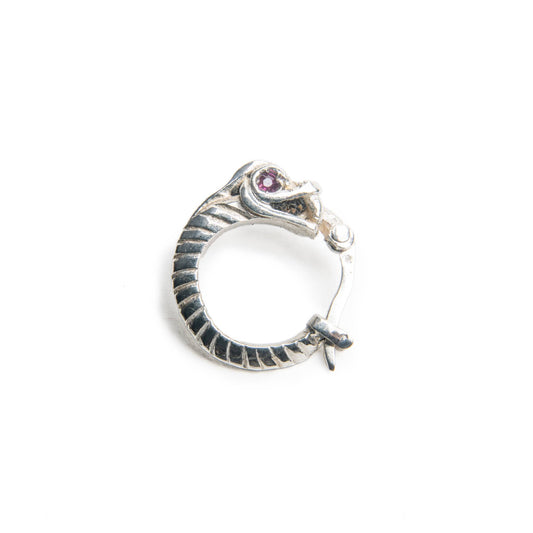 Orecchino Uroboro argento zircone rosso