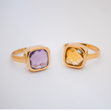 Set di anelli in oro con topazio e ametista