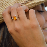 Anello con topazio arancione